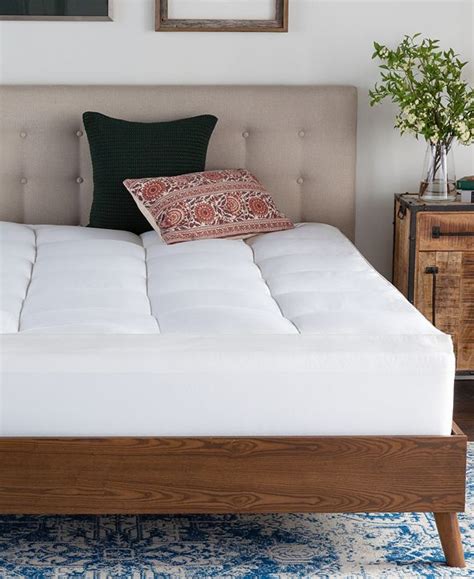 It's roomy enough for two, yet easy to fit into most rooms, and you don't have to spend a king's ransom on one. Brookside Pillow Top and Gel Memory Foam Mattress Topper ...