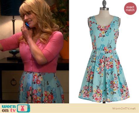 After a failed city hall wedding, howard (simon helberg) and bernadette (melissa rauch) exchanged their the wedding was on the roof of sheldon and leonard's apartment building where the group always hangs. Bernadette's blue floral dress and pink cropped cardigan ...
