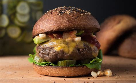 Diese klassischen burger buns gehen in richtung unaufdringliches, luftiges diese brioche burger buns schmecken dezent buttrig, sind flaumig und enthalten für. Miglior pane per hamburger: guida ai burger buns gourmet