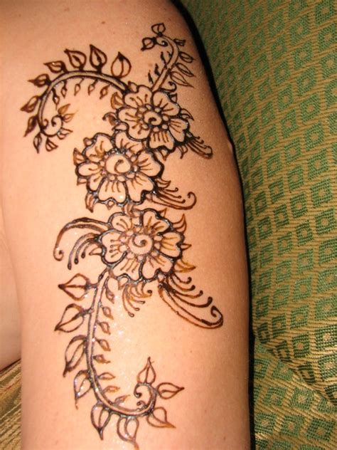 7 e de soto st. Hire Hennawi House Body Art - Henna Tattoo Artist in ...