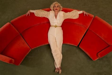 Netflix is getting a new series with sharon stone.here's the story. "Ratched", da Netflix, traz ótima origem para vilã ...