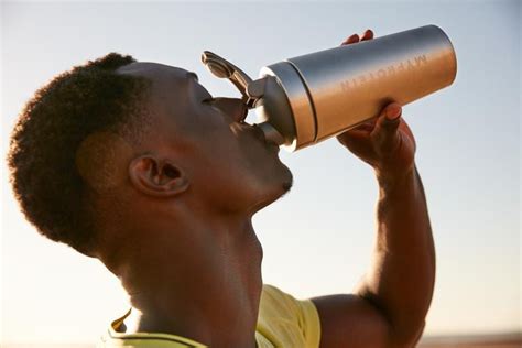 Da viele menschen heutzutage unter einer laktoseintoleranz leiden stellt sich die frage wie diese trotzdem whey protein einnehmen können. Whey Protein Einnahme & Dosierung - MYPROTEIN™