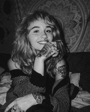 In this video, you will learn about the correct posture to adopt when skating to stay stable and flexible. Pin by Katelyn on Photos | Girl face, Girl tattoos ...