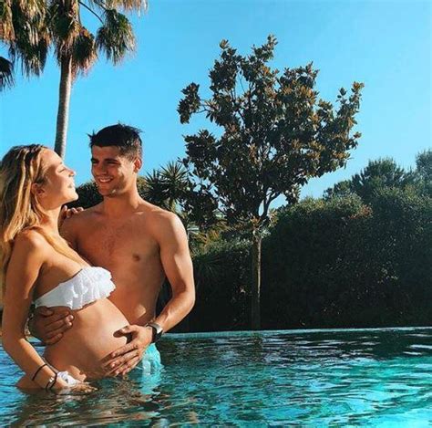 Alvaro morata plays the position forward, is 28 years old and 189cm tall, weights 85kg. Alvaro Morata e Alice Campello, vacanze col pancione in ...