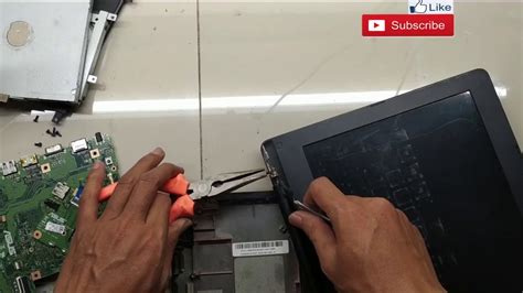 Tunggu beberapa saat setelah menyalakan komputer/laptop. Memperbaiki Engsel Laptop terangkat dan casing yang pecah ...