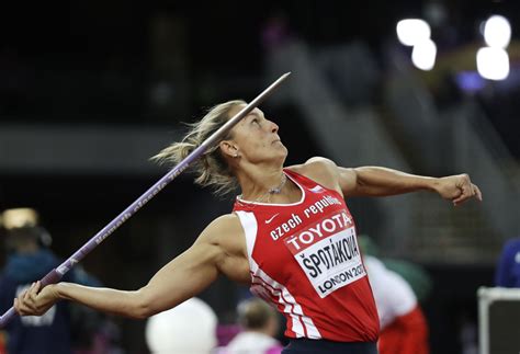 Barbora špotáková is a czech track and field athlete who competes in the javelin throw. Barbora Špotáková má podruhé zlato z mistrovství světa ...