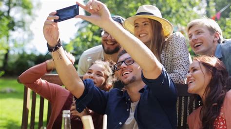 Untuk hasil yang jernih, pastikan untuk memilih kamera dengan kualitas minimal full hd. Tips Membeli Smartphone dengan Kamera Selfie Terbaik ...