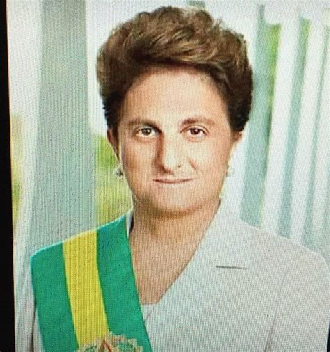 He has hosted the tv. Luciano Huck presidente? Internautas brincam com assunto ...