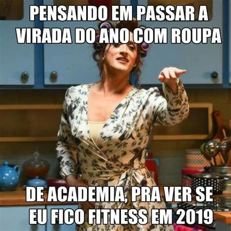 Inspirada em tias, avós, mas principalmente em dea lúcia, sua mãe, a personagem surgiu pela primeira vez em 2004, na peça surto. Pin de Garota Estranha em HAHAHAHAHAH | Dona herminia, Dona herminia indelicada, Frases engraçadas