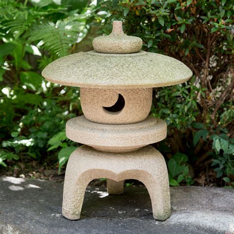 Mini toro stone lantern 21 ornament garden bonsai. Kimachi Stone, a beautiful stone for Japanese lantern | 石茂 ...