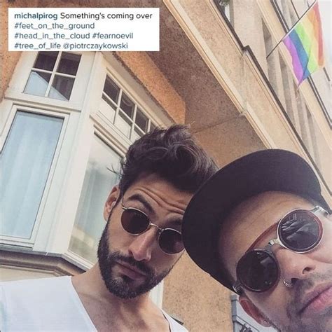 Wywołany przez internautów do tablicy michał piróg zabrał głos ws. Michał Piróg z chłopakiem W ŁÓŻKU. Odważne zdjęcie ...