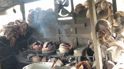 Walaupun mengikut peredaran masa, kuih bahulu tradisional tetap menjadi kegemaran ramai. Neeja Shamiza: Baulu & Akok Tradisional