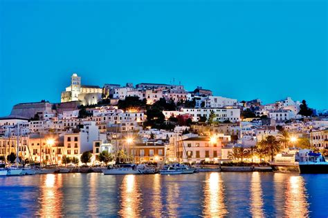 Dicas de viagem para ibiza na espanha. Lugares de Turismo e Viagem: Ibiza (se localiza na Espanha)