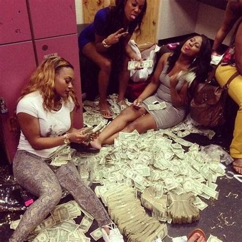 We just found out stripper poles spin, not the dancers and wt actual f? Strippers Always Seem To Be Swimming In Money (22 pics)