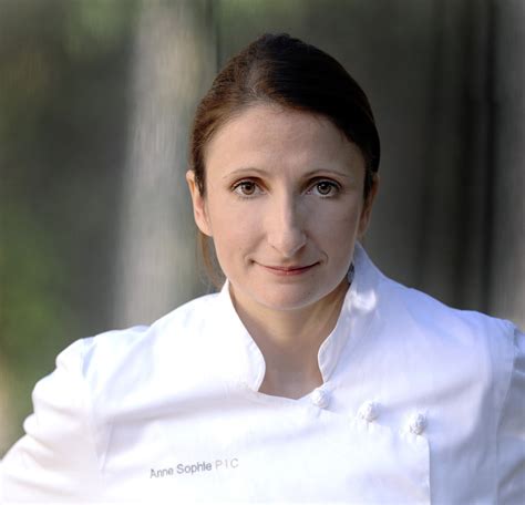 While continuing to preside over her restaurant in valence (france), the three star michelin. Anne-Sophie Pic - Quelle est sa taille