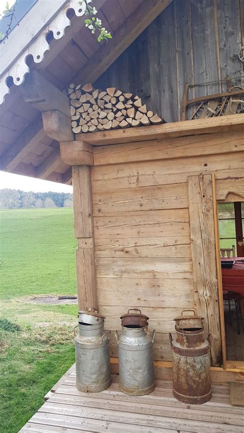 Découvrez la grande sélection de meubles en bois massif du grenier alpin ! Épinglé par coralie marguier sur Grenier | Grenier