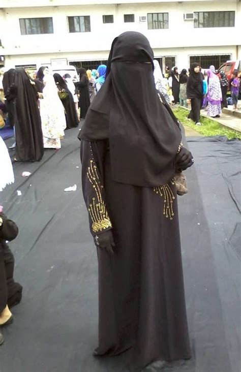 Burka design for women 2011. Gold Detailed Abaya with Niqab and Gloves | Niqab, Muslim ...
