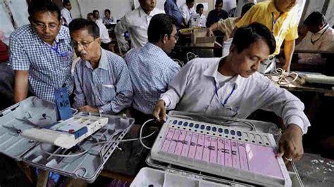 Mamata gains lead of 1,453 votes in nandigram. West Bengal government wants three-phase panchayat ...