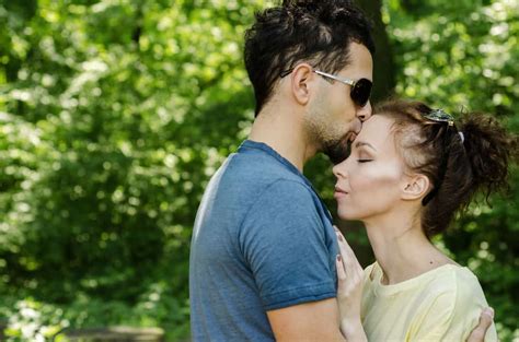 Picking out the perfect gift for your wife can be tough, no matter how long you've known her. 5 things you should never say to your wife when she's ...