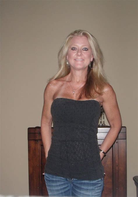 More than 48% of people over 50 have turned to online dating to find a serious relationship, while 26% wanted friendship, and 14% were after casual dating and hookups. Dating sites over 50 utah- Top USA dating