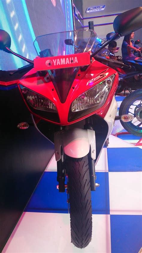 Unchanged engine from the v2.0. Yamaha YZF-R15 S launched in India - Rs. 500 more than R15 ...