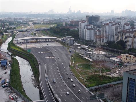 For those who still working in essential services and have to travel to work, take note of possible congestion of traffic at these roads. Loke Yew Toll Booth | The Loke Yew Toll Booth straddles ...