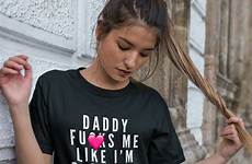 daddy fucks boss ddlg camiseta camisa baddie bombing arbeiten