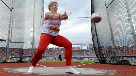 Rekordzistka świata w rzucie młotem / world record holder in the hammer throw ❤️82,98m. ME w lekkoatletyce: Anita Włodarczyk zadowolona ze swojego ...