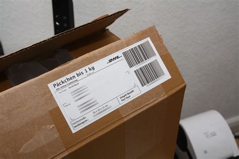 Daher ist der vorherige schein gar nicht gedruckt worden! Paketmarke Drucken - Dhl Paketaufkleber Ausdrucken : Paketmarke online kaufen und an einer ...