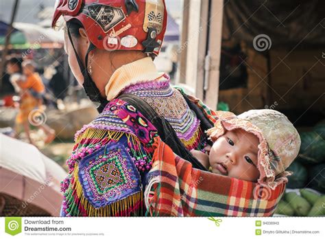 Hmong Tribe Women At Can Cau Market In Vietnam Editorial Stock Photo ...