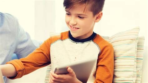 Algunos niños gravitarán hacia actividades más sedentarias, como por ejemplo juegos de video o en la computadora. El 72% de los niños españoles, entre 6 y 11 años, tiene perfil en alguna red social