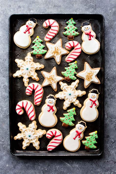 It's a very sturdy dough that won't overspread in the oven, so chilling for 3+. 1 Sugar Cookie Dough, 5 Ways to Decorate | Recipe ...