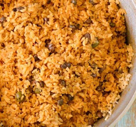 Serve with a side of rice and veggies for a meatless monday dinner! PUERTO RICAN RICE #dinner #lunch