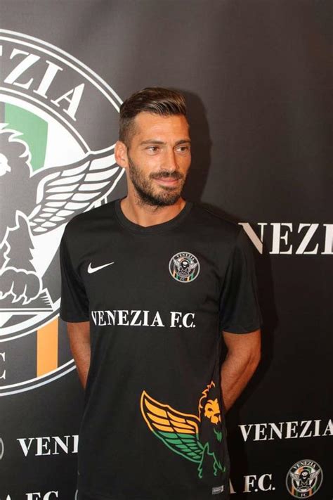 Scopri i risultati delle partite passate, il calendario delle partite future e le ultime notizie sulla squadra su scores24.live! Venezia calcio nel solco della tradizione: leone alato e ...