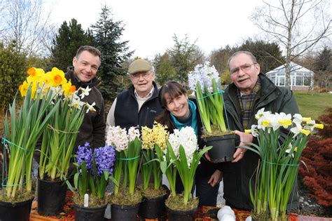 Learn all about chris beardshaw wife, married, age, wikipedia, family. The Beechgrove Garden is back on TV - Amateur Gardening