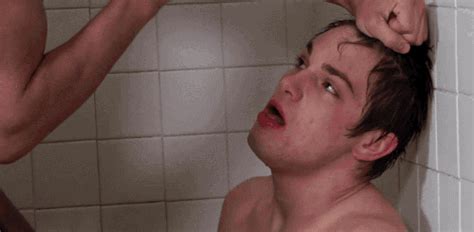 5.17k 95% super pissing 4:19. New trending GIF tagged shower shh via http… | Trending Gifs