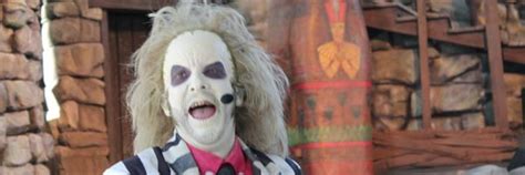 The great fright way (1 of 2) beetlejuice attraction: Rockeando con Beetlejuice y su Graveyard Mash-Up ...
