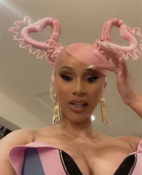 Everyone looks pretty with this hair color. Cardi B Wears Pink, Heart-Shaped Pigtails August 2020 ...