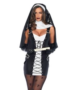 The black dress, the amazing, silver, nagahide pants, and the shirt with the printed. Nun costume plus size. The coolest | Funidelia