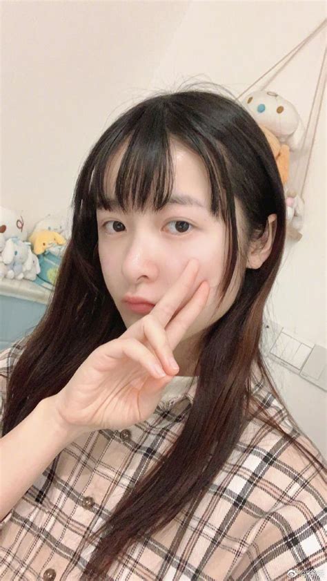 主演： 冯绍峰 饰 卡索 宋茜 饰 梨落 马天宇 饰 樱空释/罹天烬 张萌 饰 艳炟 麦迪娜 饰 岚裳 金喜善 饰 莲姬 汪铎 饰 皇柝 逯恣祯 饰 月神 徐可 饰 星旧 徐娇 饰 星轨 陈欣. 徐娇心系寄宿家庭欲送口罩 发文寻求寄往美国快递|徐娇|快递|口罩_新浪娱乐_新浪网