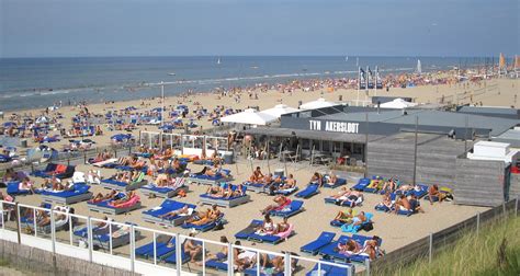 Weitere ideen zu urlaub holland, holland strand urlaub, den haag. Zandvoort Strand - Strecke von 9 Km mit Strandcafes, Bars