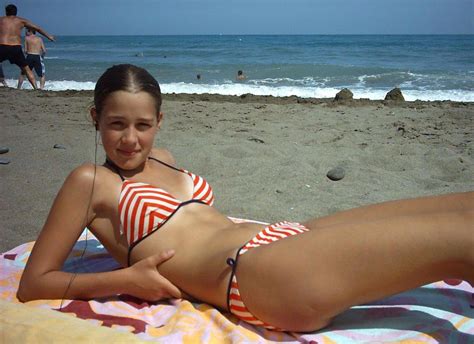 Two weeks ago, i shared photos from my childhood and asked everyone to submit their own throwback photos for a contest sponsored by munchkin.i wanted to contrast how different parenting is today from how parenting was back in the 70s and 80s. Image fap young teen girls beach bikinis - Ehotpics.com