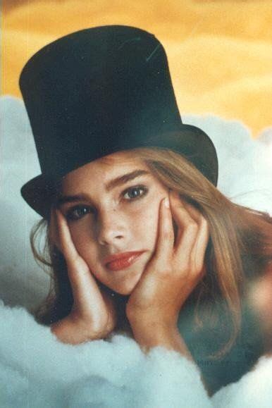 This brooke shields photo might contain bouquet, corsage, posy, and nosegay. Love this shot, Must be Brooke during her Pretty Baby Time ...