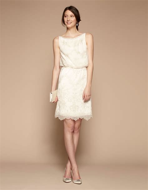 It's the perfect pick for the modern bride. Beautiful and feminine Bridal dress, perfect for a civil ...