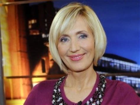 Als sogenannte anchorwoman soll die moderatorin des frauenmagazins mona lisa dem heute journal ein. Petra Gerster biography, birth date, birth place and pictures