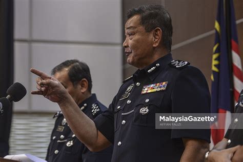 Pihak kepolisian berhak memerintahkan masyarakat berputar balik. Isi borang, maklumkan kepada polis sebelum balik kampung