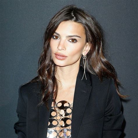 A diamond is a girl's best friend and emily ratajkowski has the rock to prove it. Emily Ratajkowski Debuts Engagement Ring Six Months After ...