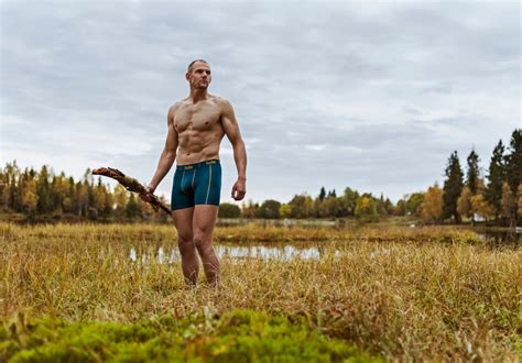 Olaf tufte er en allsidig idrettsutøver og var aktiv i mange idretter i barneårene og ungdomstiden! Olaf Tufte-suksess i bare underbuksa: Har snart solgt 500 ...