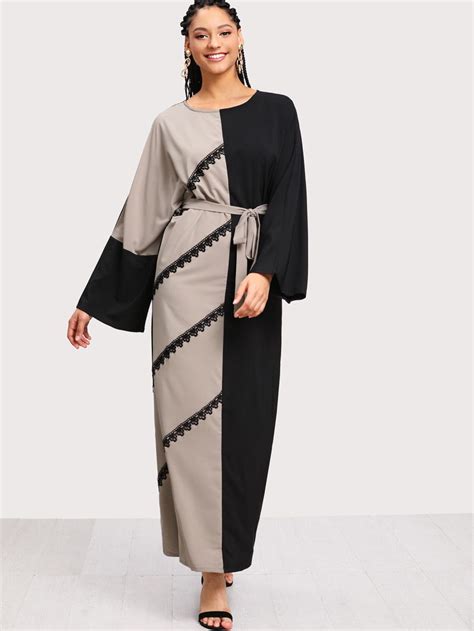 Voir plus d'idées sur le thème model bazin femme, mode africaine robe african dresses styles 2019 : Robe longue contrastée en crochet à deux tons -French ...