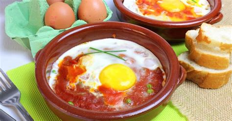 El arroz es el complemento perfecto para cualquier comida y también podemos prepararlo súper rápido si seguimos algunos pasos muy sencillos. Huevos al plato al microondas - Cocina y Recetas Fáciles ...